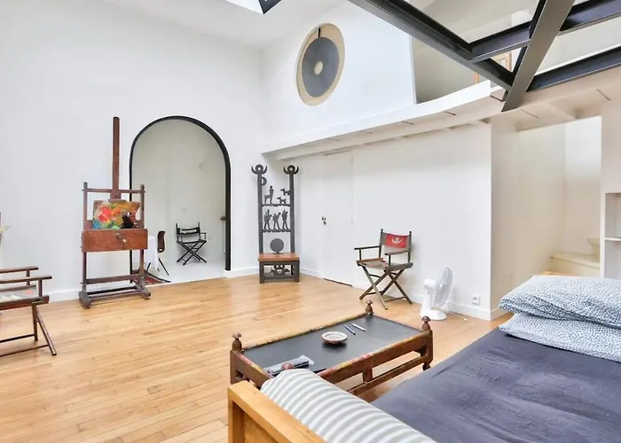 Apartment On Rue Pierre Fontaine
